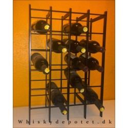 Fritstående sort lakeret vinreol til 20 flasker